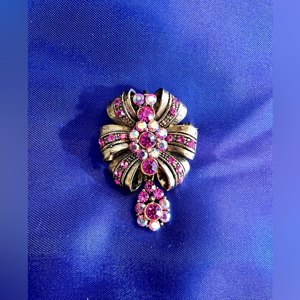 Rhinestone Brooch - Picture 5 of 5
